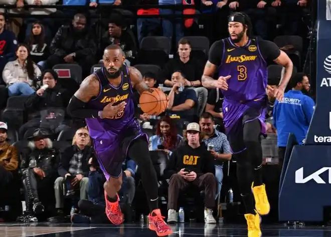 爱游戏登录 -詹姆斯关键节点精彩发挥，DWG带队取胜！的简单介绍